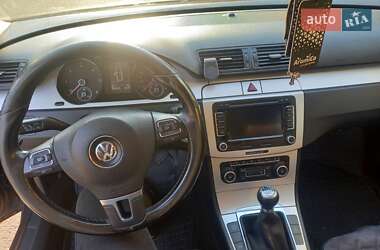 Volkswagen Passat  2010