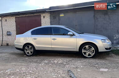 Volkswagen Passat  2010