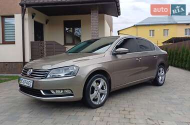 Volkswagen Passat  2011