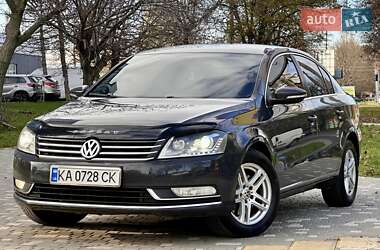 Volkswagen Passat 2011