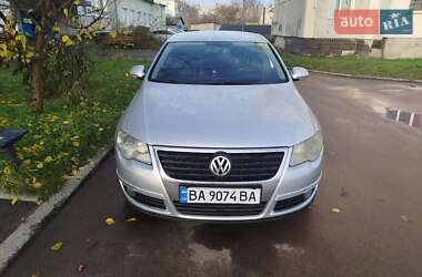 Volkswagen Passat  2005