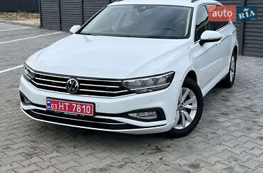 Volkswagen Passat 2021