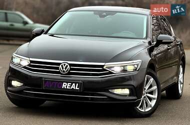 Volkswagen Passat  2020