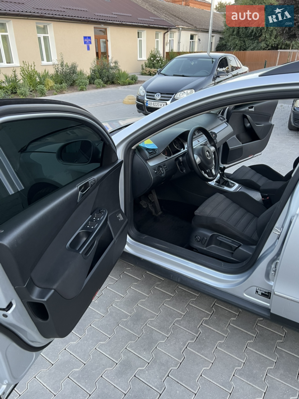 2010 Volkswagen Passat - мініатюра 2