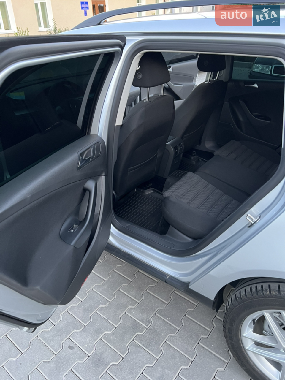 2010 Volkswagen Passat - мініатюра 4