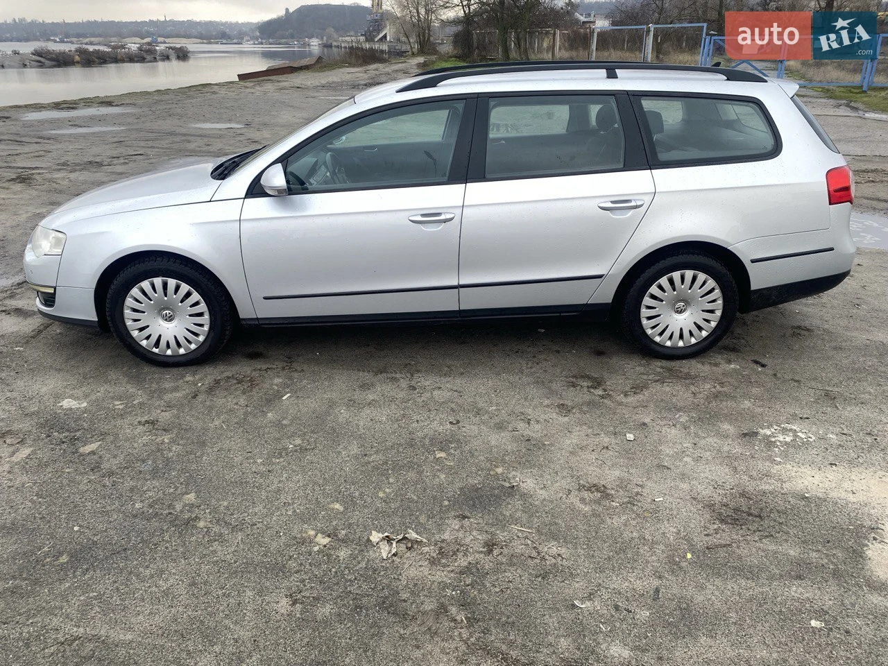 2010 Volkswagen Passat - мініатюра 2
