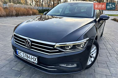 Volkswagen Passat  2020