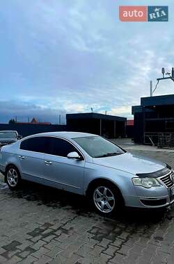 Volkswagen Passat  2005