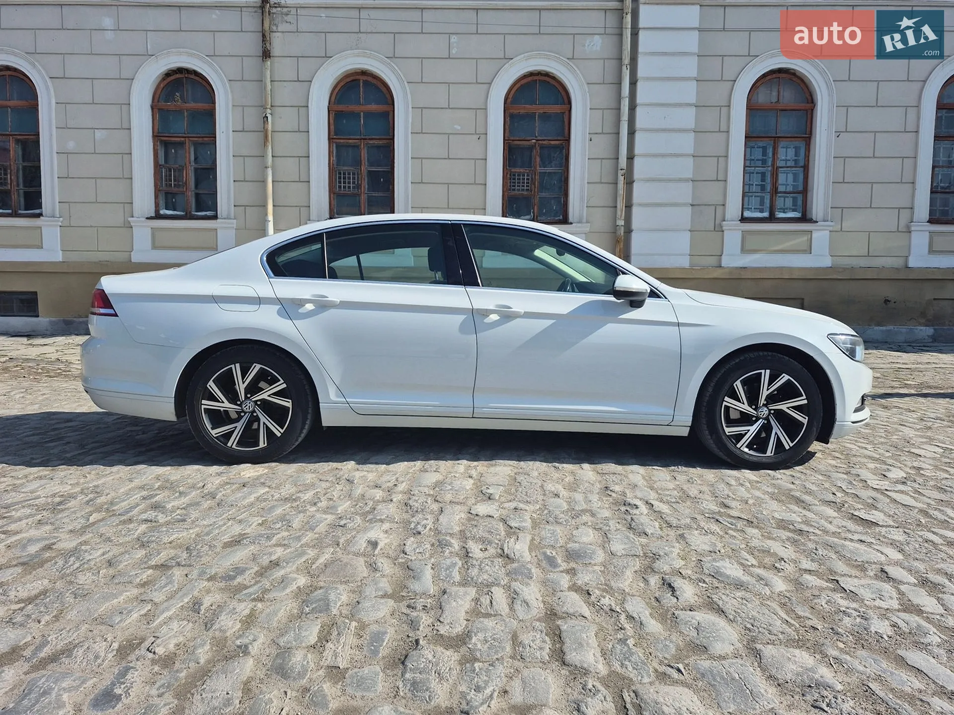 Volkswagen Passat 2016 VIN WVWZZZ3CZGE225766 фото оголошення 10 з 23