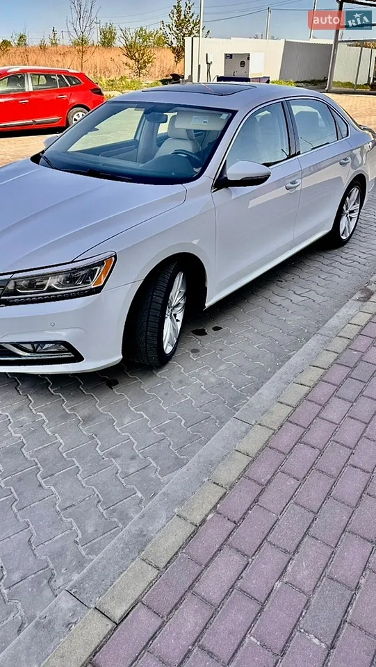 2017 Volkswagen Passat - фото 1