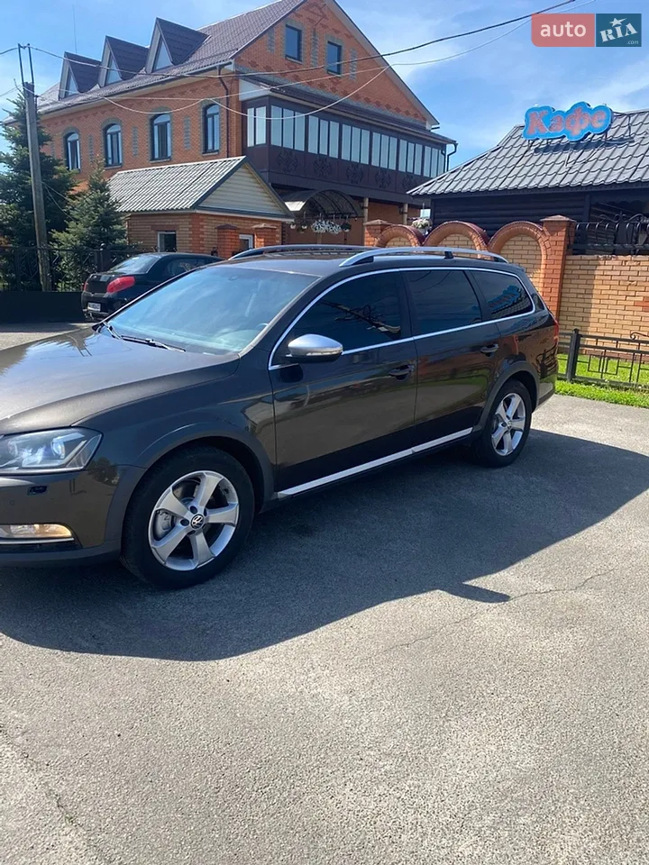 2012 Volkswagen Passat - мініатюра 2
