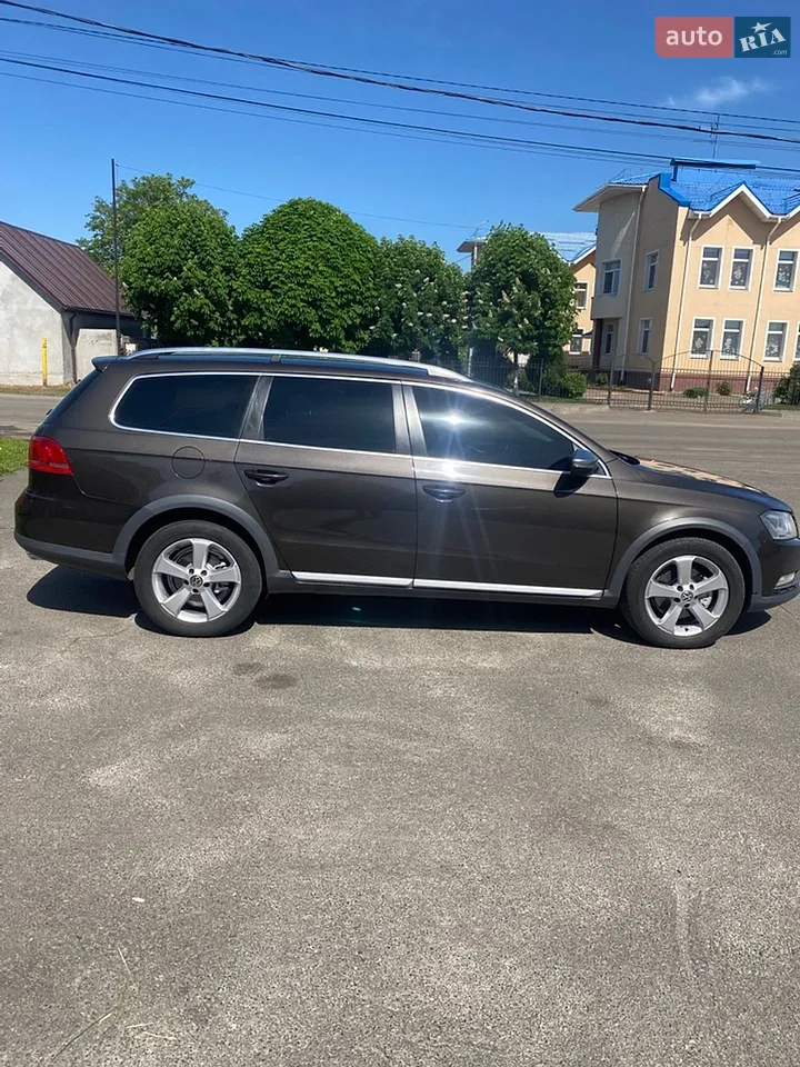 2012 Volkswagen Passat - мініатюра 3