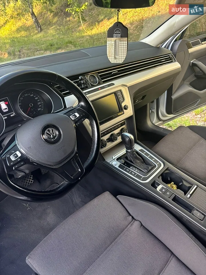 2016 Volkswagen Passat - мініатюра 4