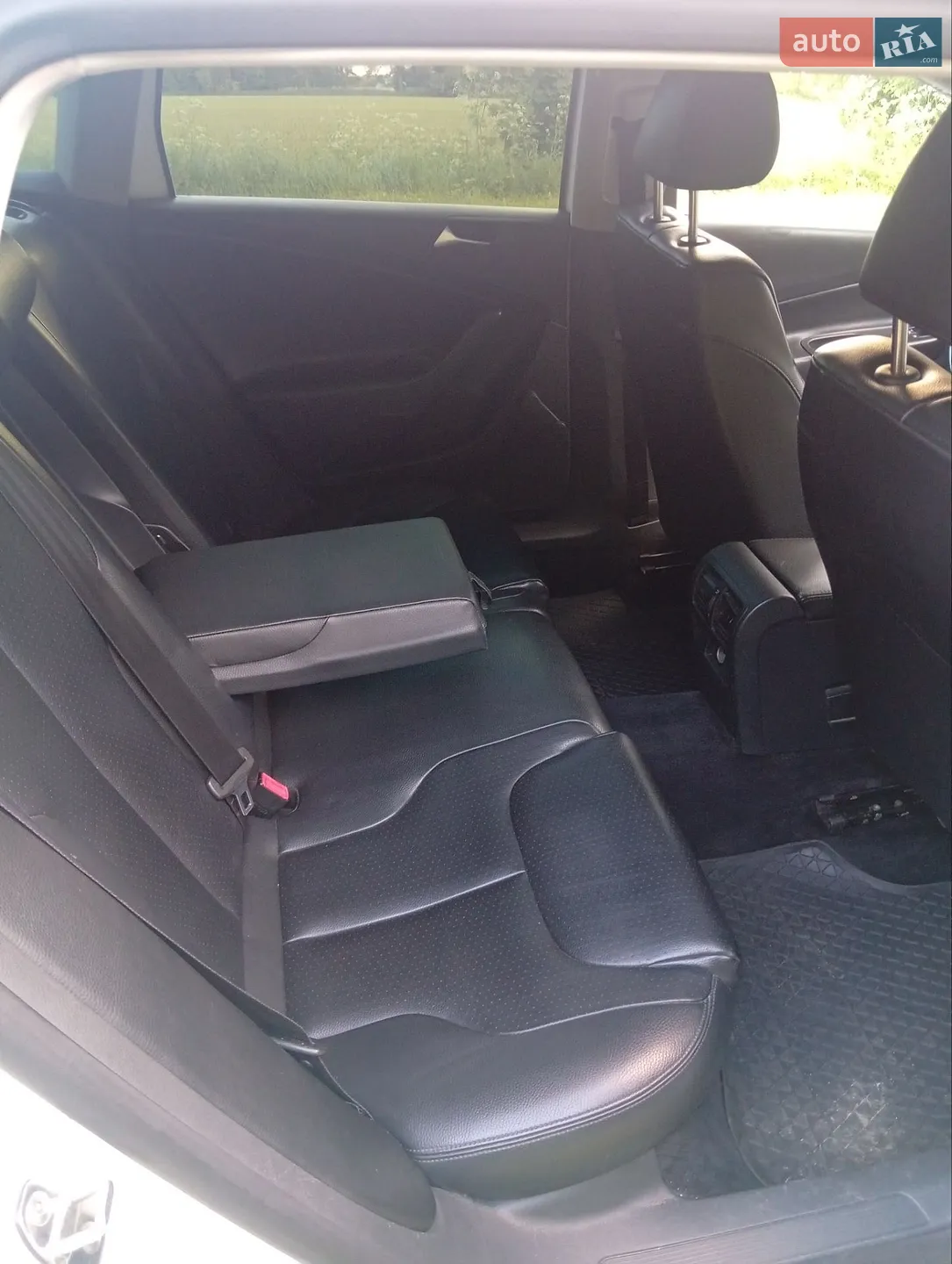 Volkswagen Passat 2010 VIN WVWZZZ3CZAE132209 фото оголошення 11 з 14