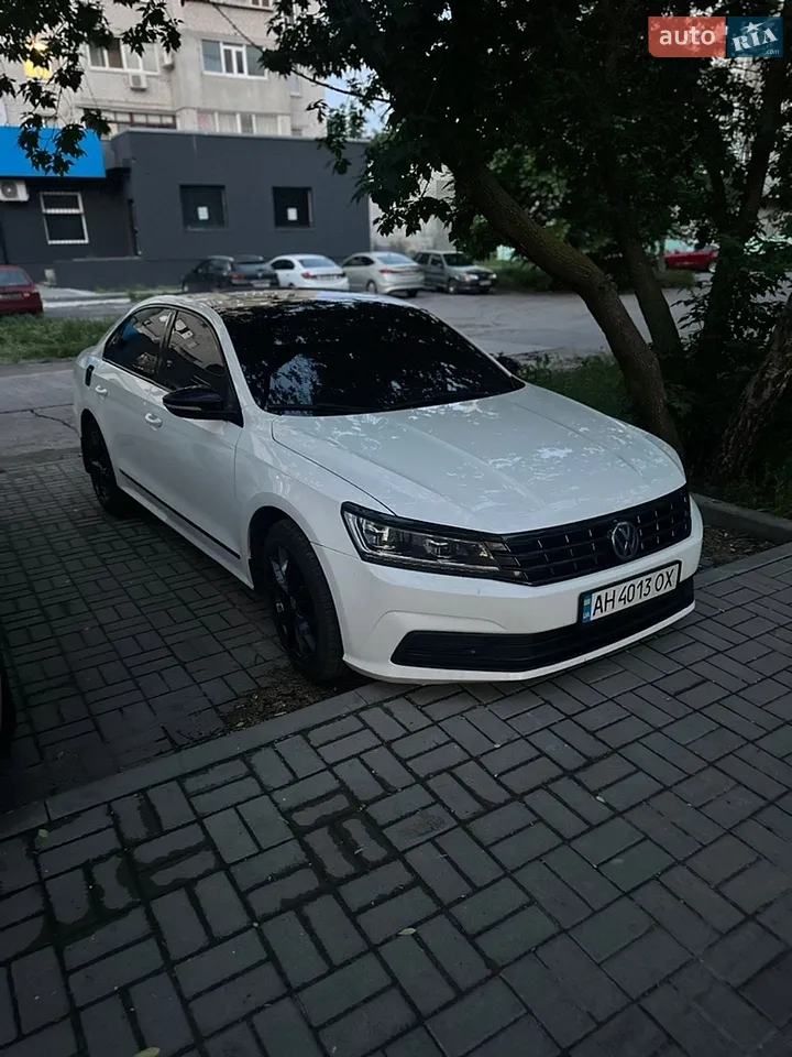 2016 Volkswagen Passat - мініатюра 2