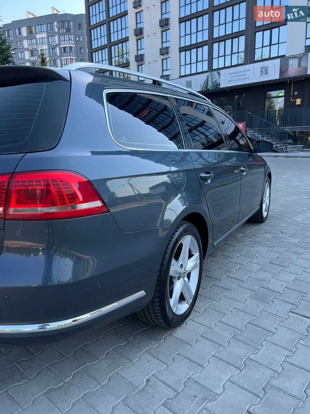 Volkswagen Passat 2011 VIN WVWZZZ3CZCE100928 фото оголошення 4 з 47