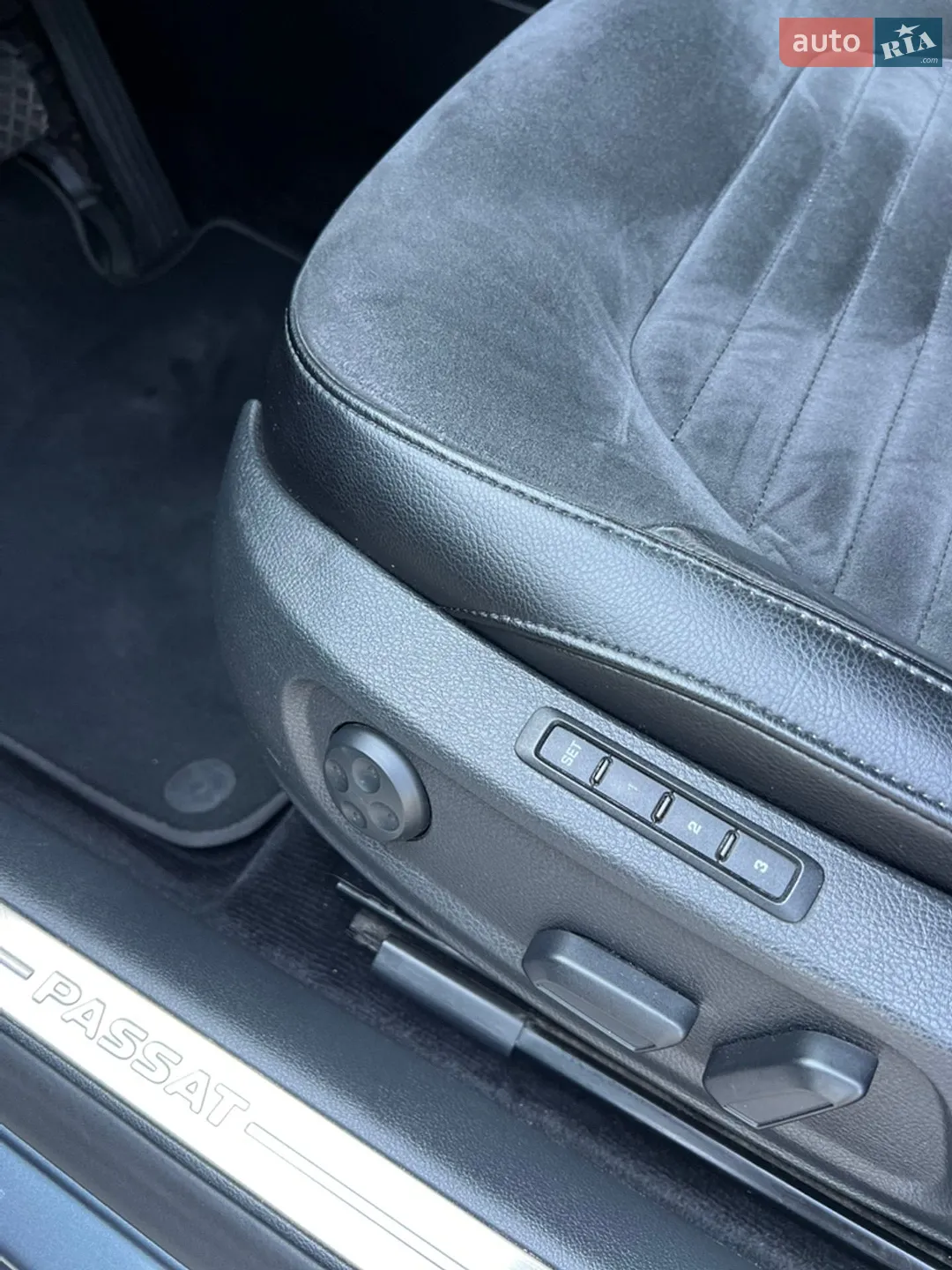 Volkswagen Passat 2011 VIN WVWZZZ3CZCE100928 фото оголошення 23 з 47