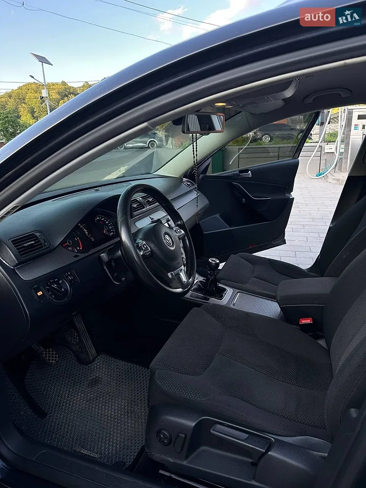 2010 Volkswagen Passat - мініатюра 4