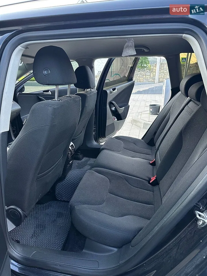 2010 Volkswagen Passat - мініатюра 5