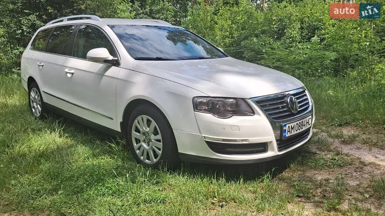 2010 Volkswagen Passat - мініатюра 2