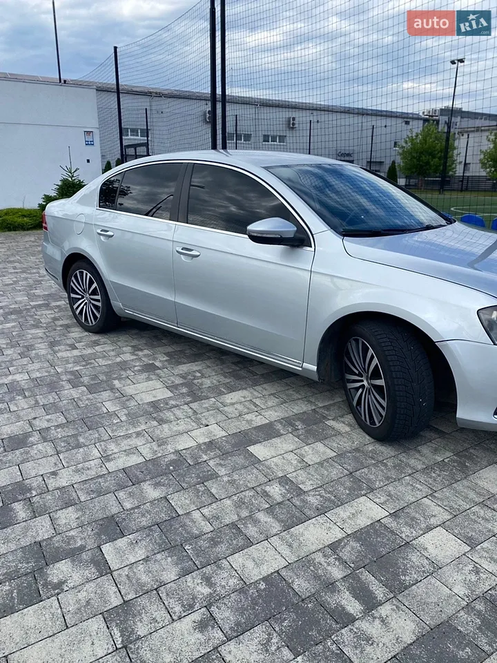 2011 Volkswagen Passat - мініатюра 3