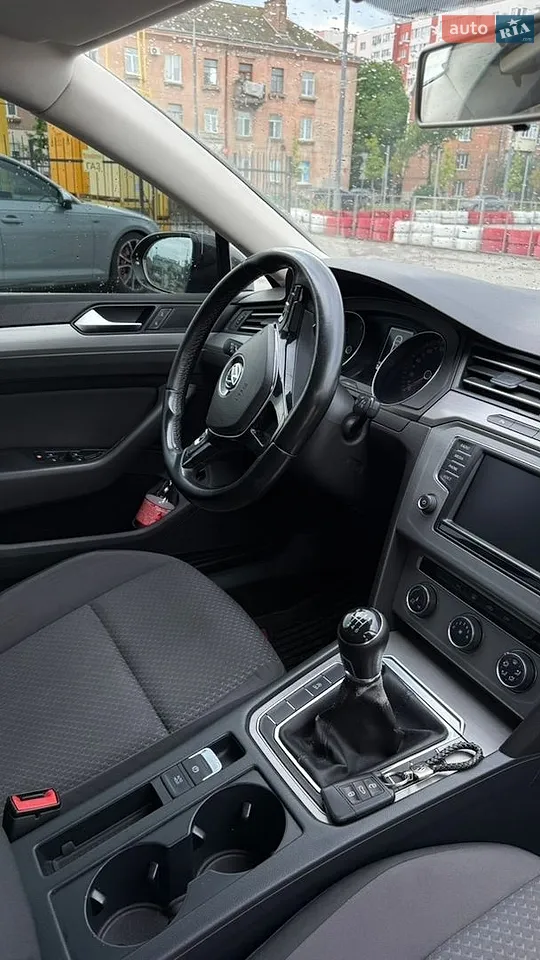 2015 Volkswagen Passat - мініатюра 5