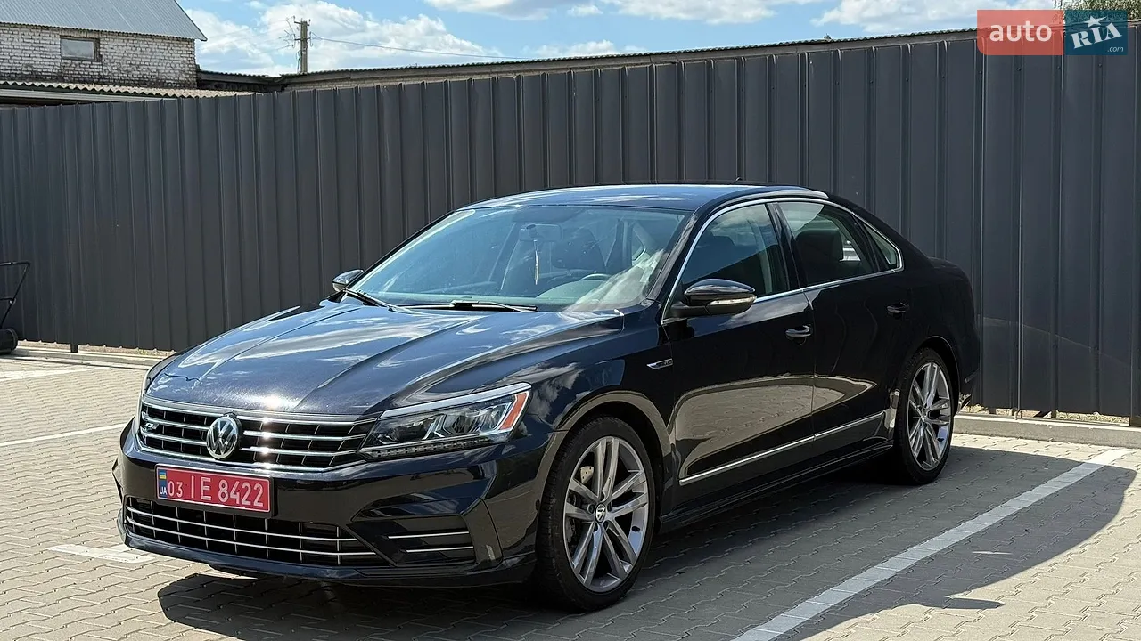 2017 Volkswagen Passat - фото 1
