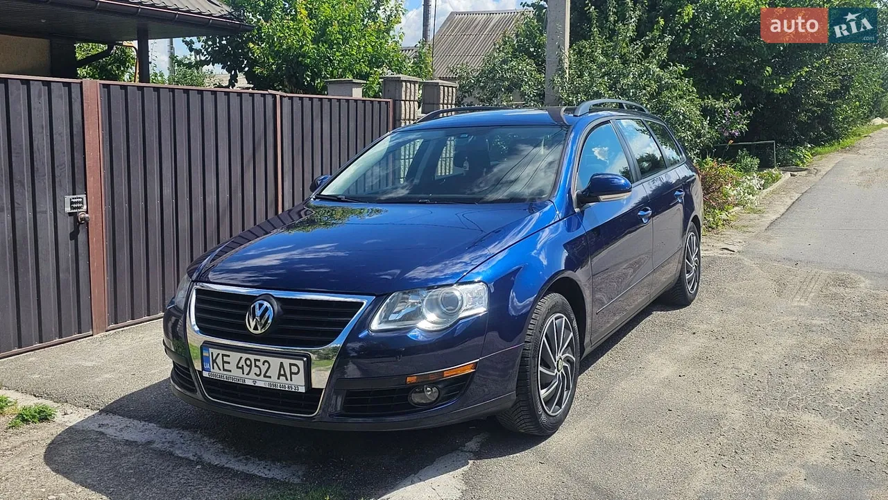 2010 Volkswagen Passat - мініатюра 3