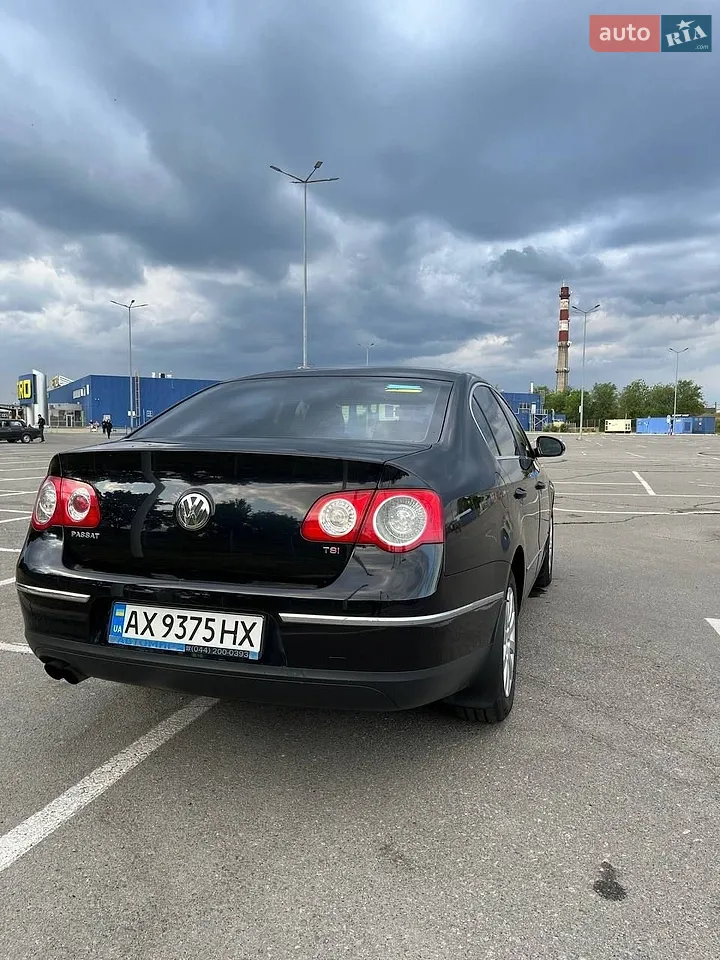 2010 Volkswagen Passat - мініатюра 2