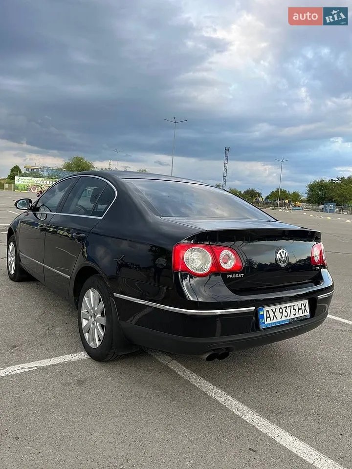 2010 Volkswagen Passat - мініатюра 5