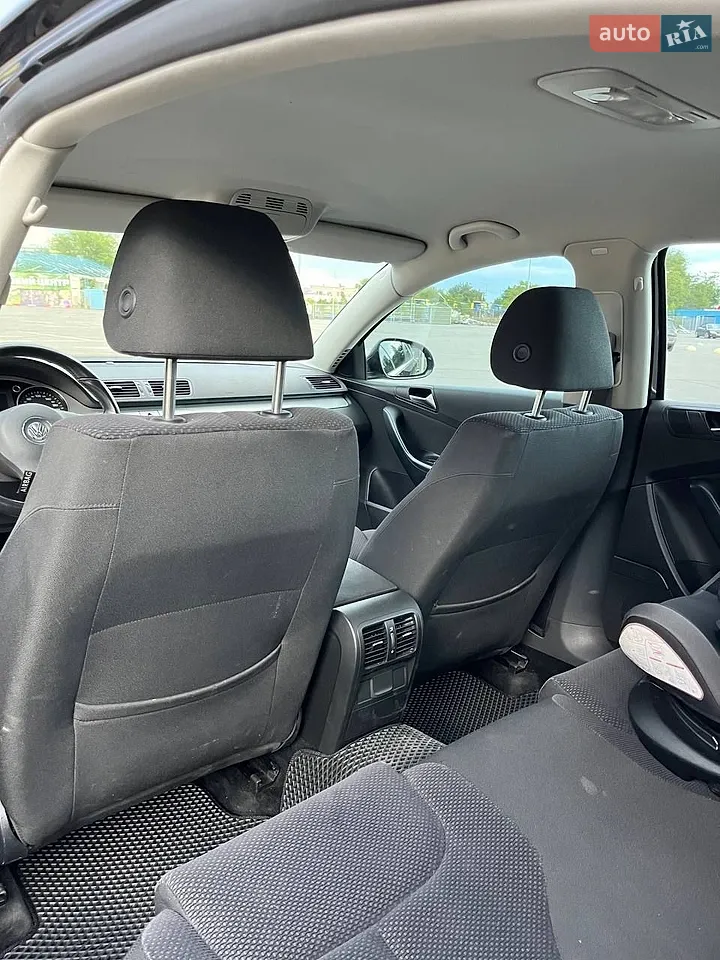 2010 Volkswagen Passat - мініатюра 3