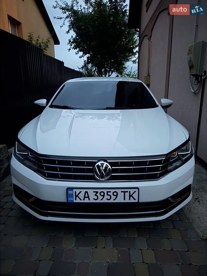 2018 Volkswagen Passat - фото 1