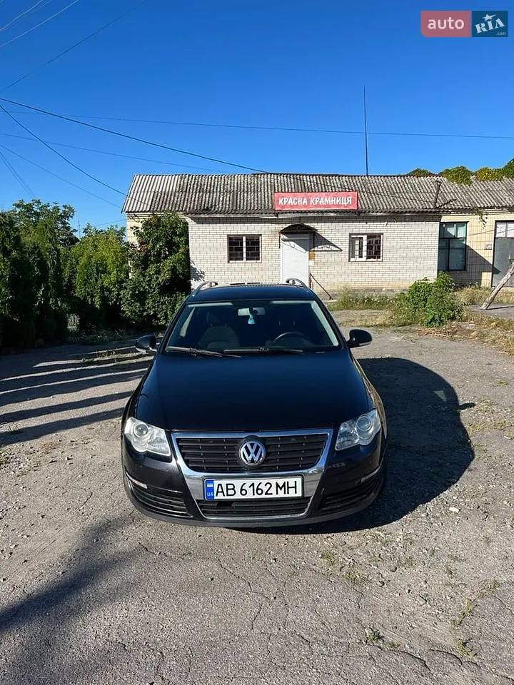 2010 Volkswagen Passat - мініатюра 2