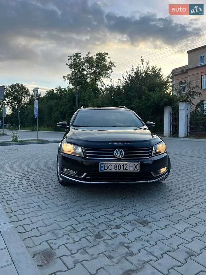 2011 Volkswagen Passat - мініатюра 2