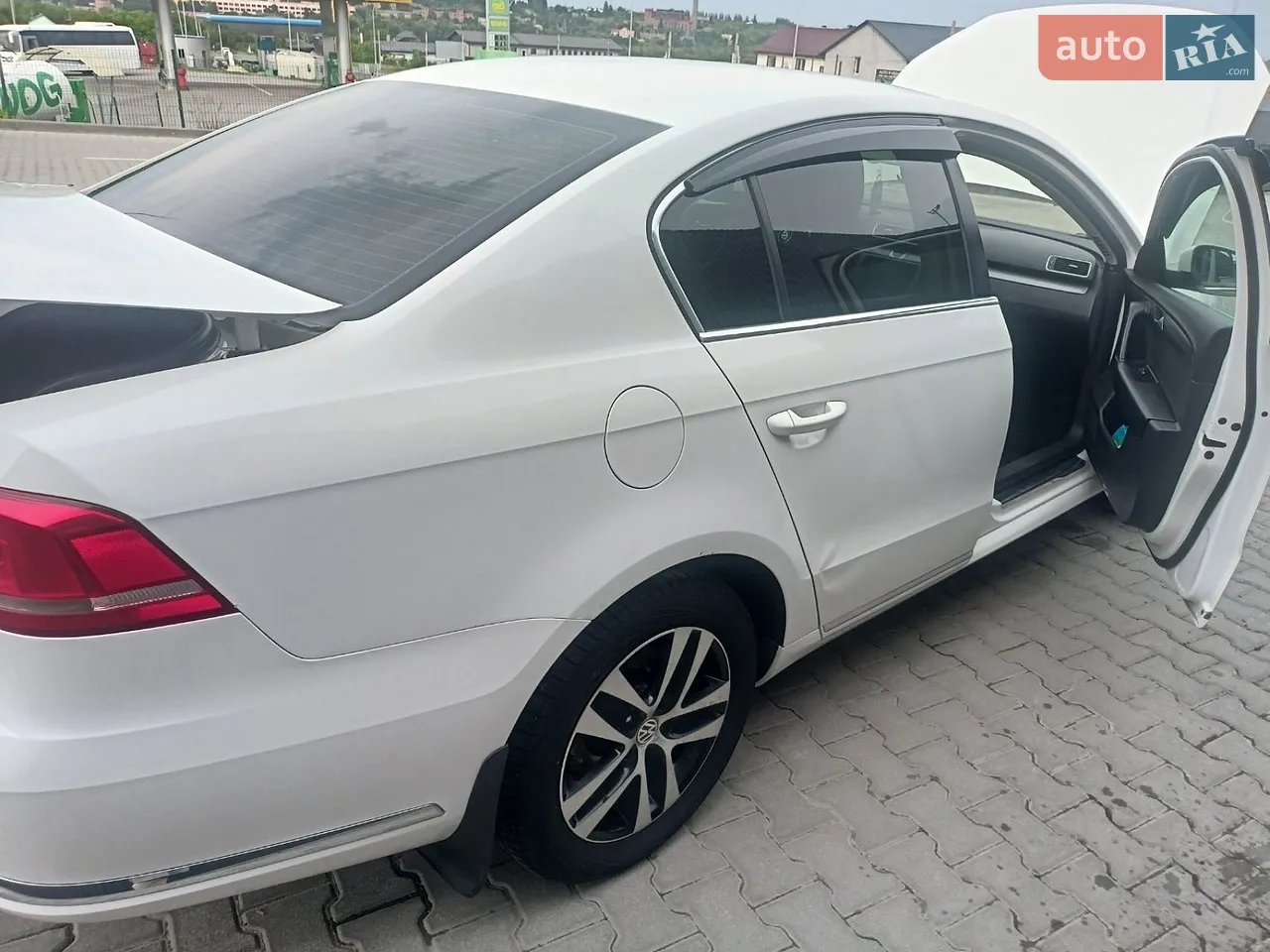 2011 Volkswagen Passat - мініатюра 2