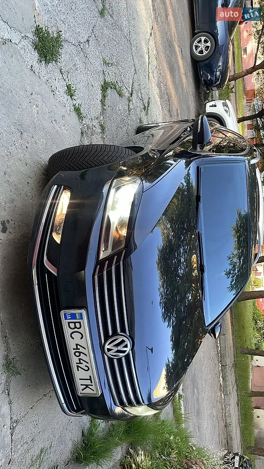 2010 Volkswagen Passat - мініатюра 2