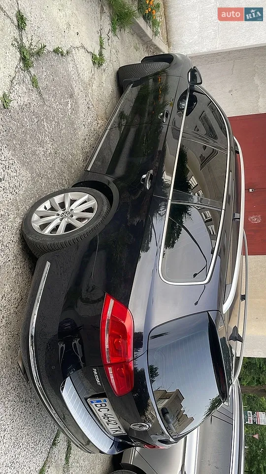 2010 Volkswagen Passat - мініатюра 5