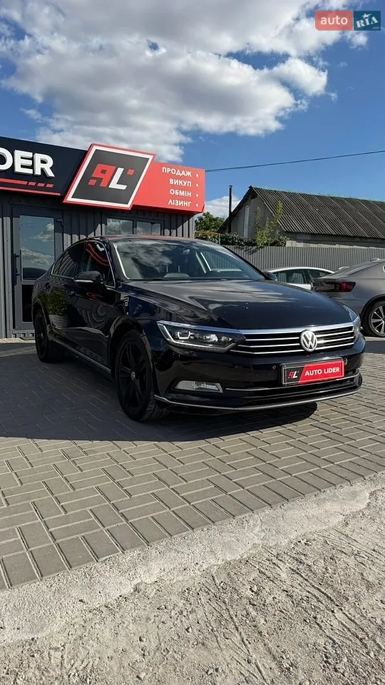 2017 Volkswagen Passat - мініатюра 2