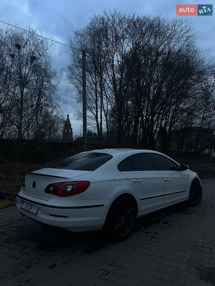 2010 Volkswagen Passat - мініатюра 3