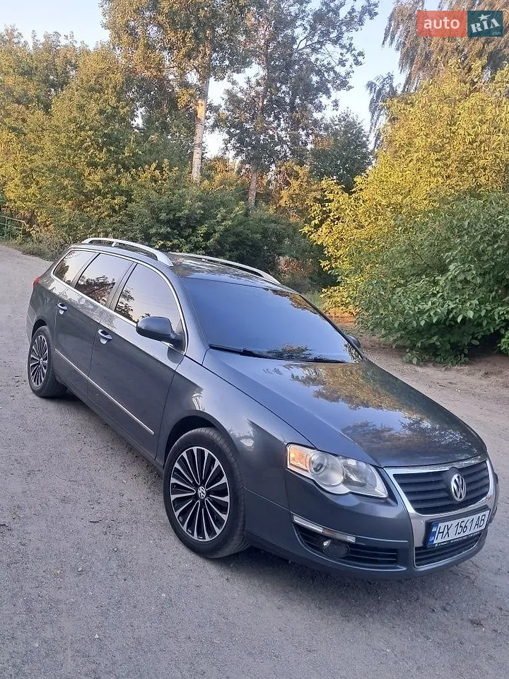2010 Volkswagen Passat - мініатюра 3