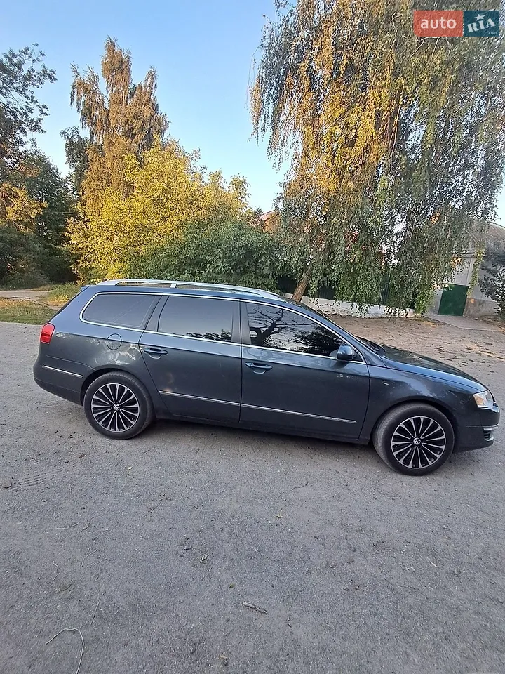 2010 Volkswagen Passat - мініатюра 5