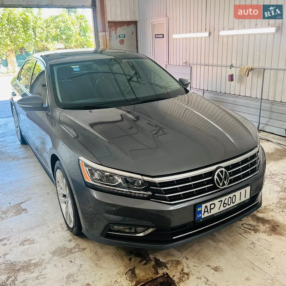 2017 Volkswagen Passat - фото 1
