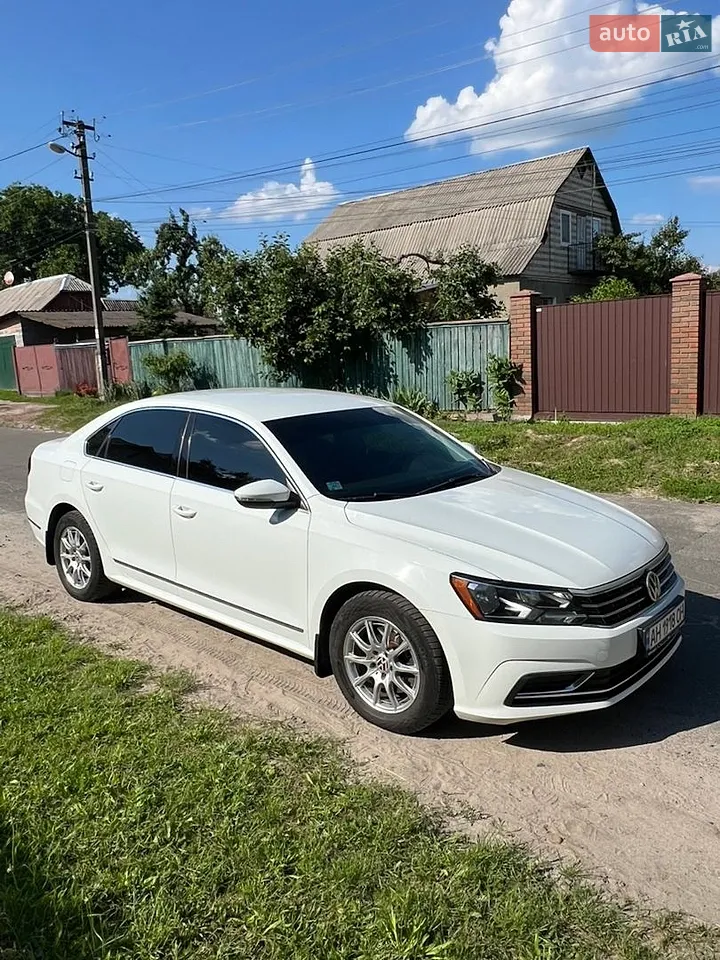 2016 Volkswagen Passat - мініатюра 2