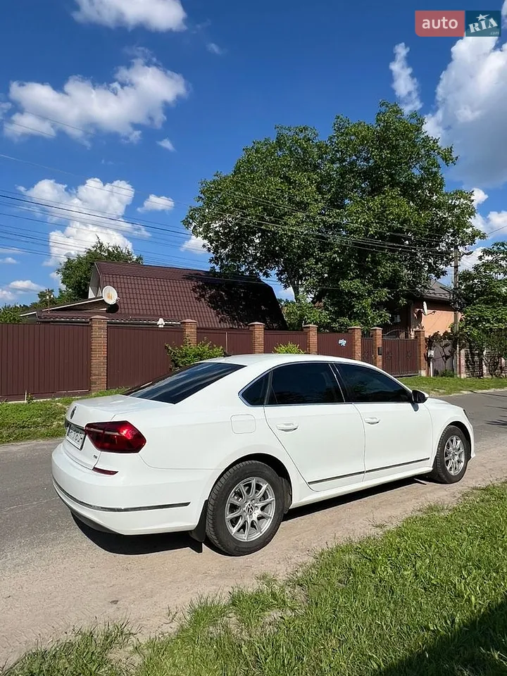 2016 Volkswagen Passat - мініатюра 4