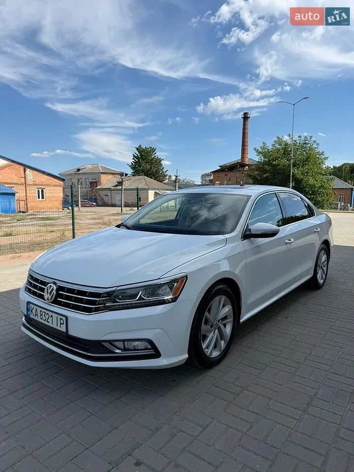 2018 Volkswagen Passat - фото 1