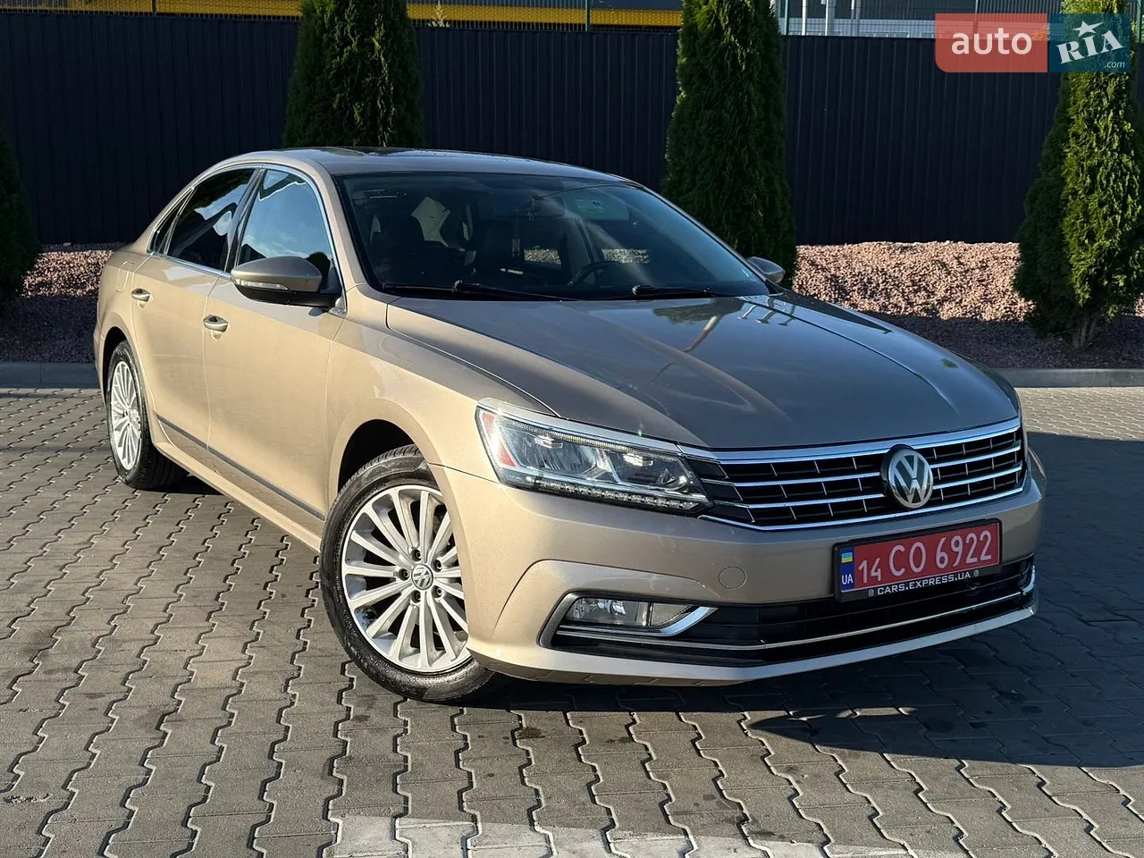 2016 Volkswagen Passat - мініатюра 2