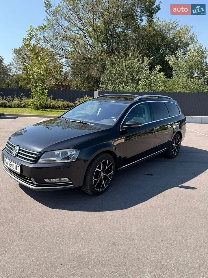 2010 Volkswagen Passat - мініатюра 2