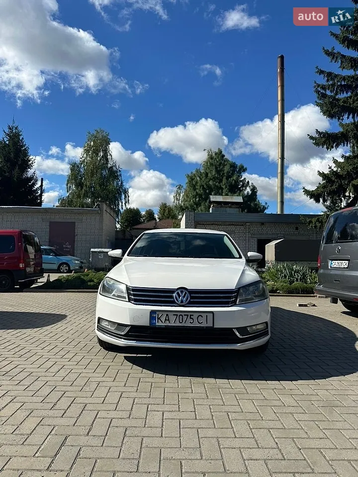 2012 Volkswagen Passat - мініатюра 2