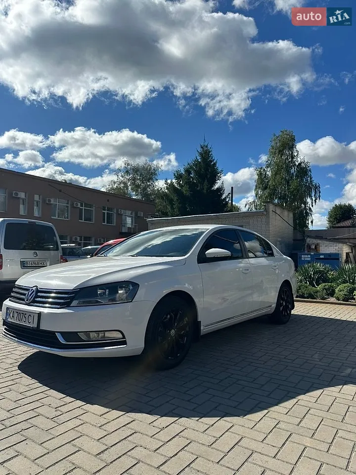 2012 Volkswagen Passat - мініатюра 3