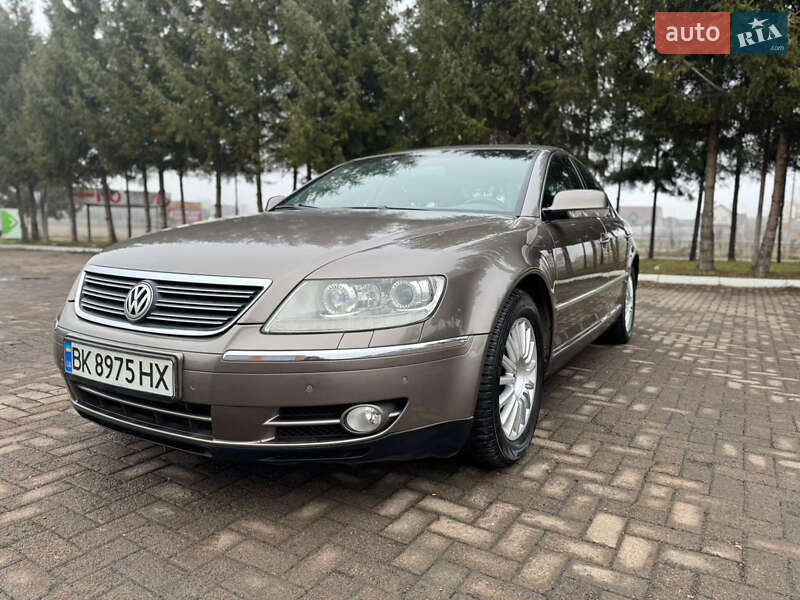 Седан Volkswagen Phaeton 2008 в Ровно